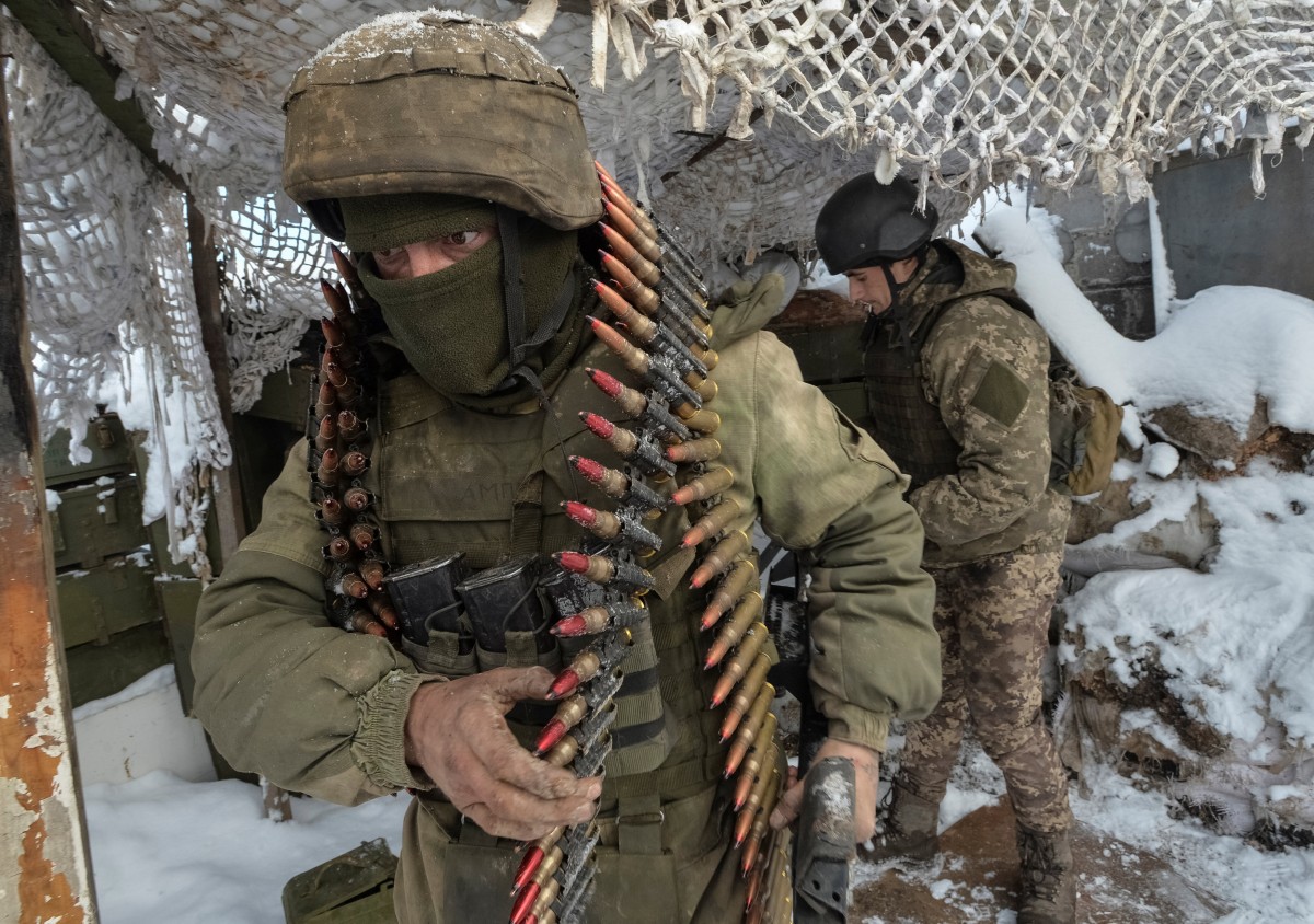 Скориставшись тим, що бойовики не стріляють, в Луганському відновили електро- та газопостачання