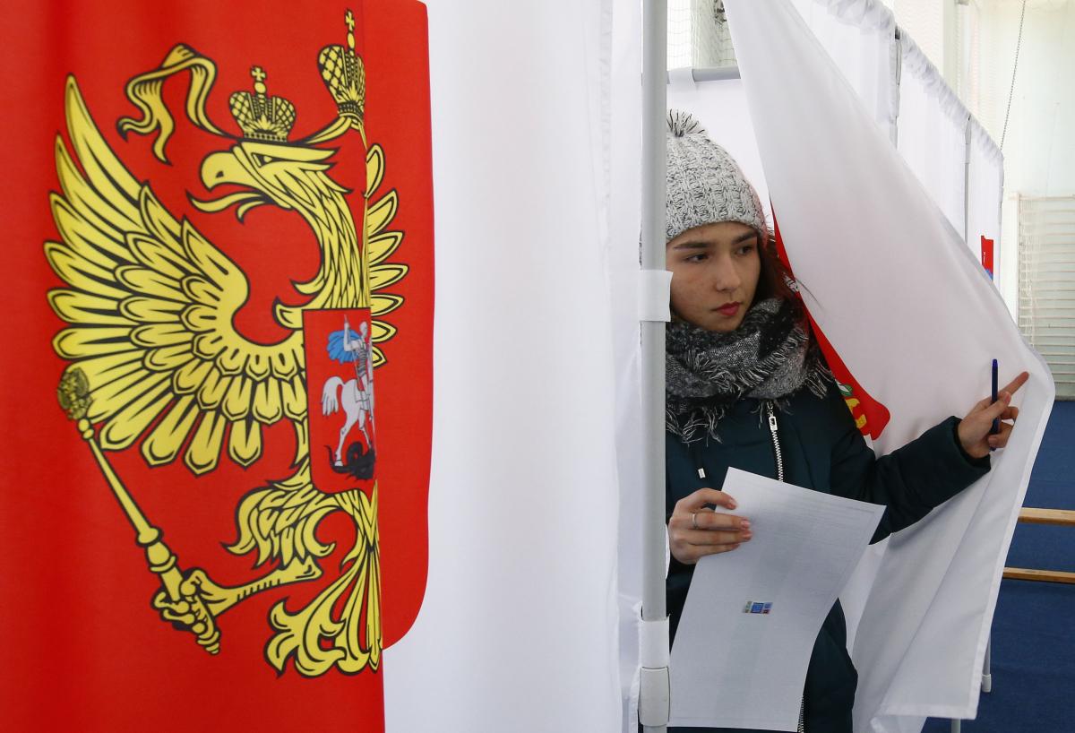 Всі інші громадяни Росії в Україні такої можливості не мають