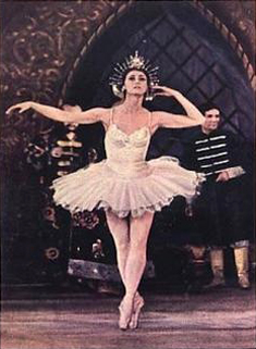 Ще в 30-і роки XIX століття на сцені Великого театру була поставлена ​​перша балет для дітей «Хитрий хлопчик і людоїд» за мотивами казки Шарля Перро «Хлопчик з пальчик»