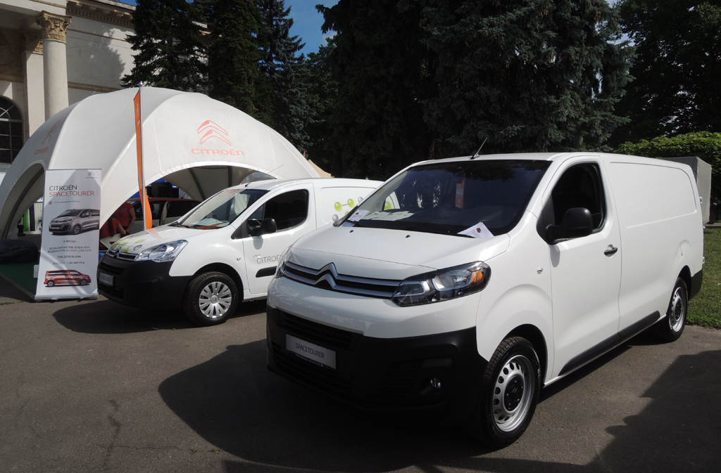 Citroёn представив на АГРО-2017 відразу кілька своїх моделей, які відповідають різним завданням і напрямкам в роботі агропромислової компанії;  але всі вони допомагають заробляти гроші