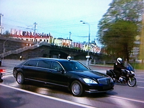 7 травня 2012 близько 11 години 50 хвилин автомобіль, в якій м їхав Володимир Путін на президентську інавгурацію, був без переднього реєстраційного знака і їхав по зустрічній смузі дорожнього руху