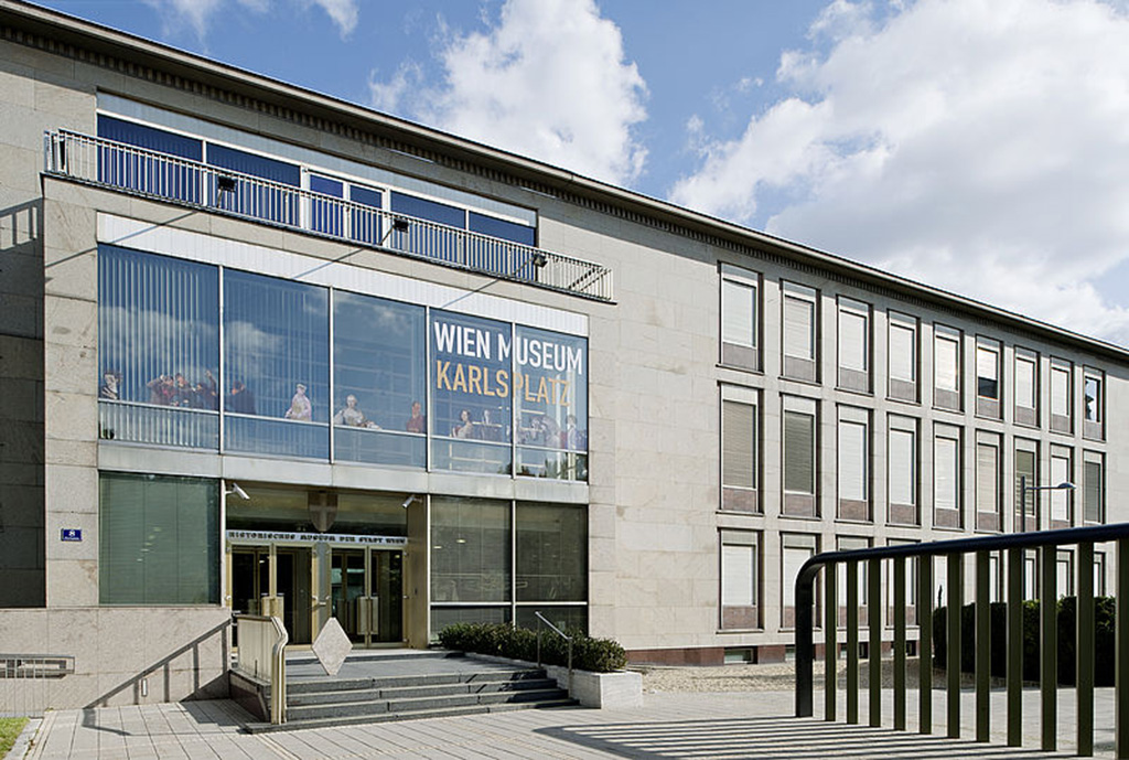 Особлива гордість музею - власна колекція великих імен австрійської і німецької живопису - Густава Клімта, Егона Шиле, Фердинанда Вальдмюллер та інших