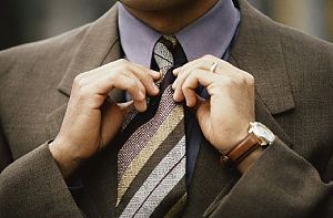 Чоловічі краватки виготовляють з шовку, атласу і вовни