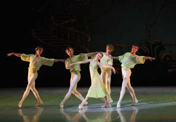У 142-му сезоні Пермський театр опери і балету повертає на сцену після річної перерви «Концерт» на музику Шопена і «Пори року» на музику Верді, вперше виконані в Пермі в 2007 році
