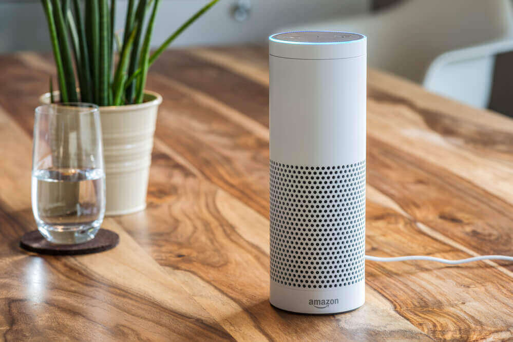 Якщо у вашому будинку є голосовий помічник від Amazon Alexa, і вас хвилює, що він записує в вашому домі, то це можна легко перевірити