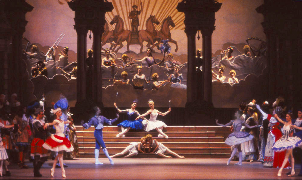 Редакція балету Ратманського позбавлена ​​в цілому загального стилю і виглядає навіть не як «ожилий скелет» редакції Лондонській прем'єри, а як строкаті «картинки з виставки»